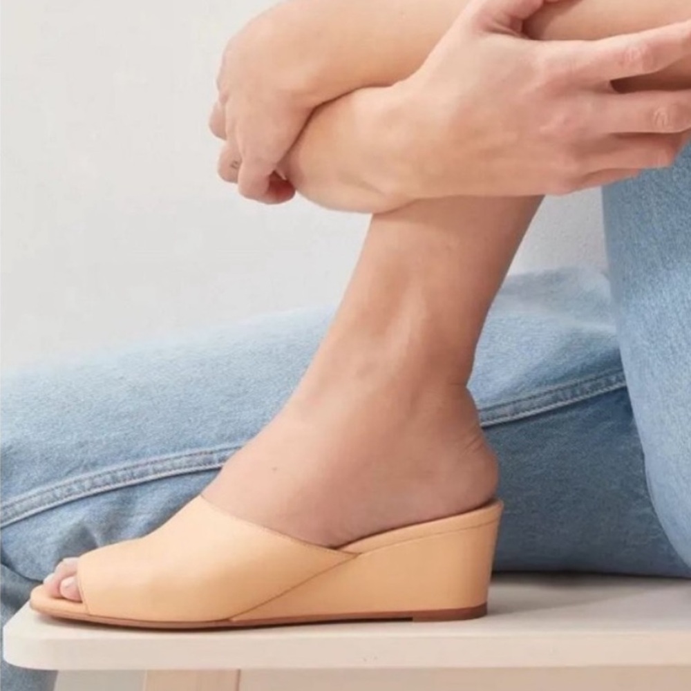 Everlane Wedges